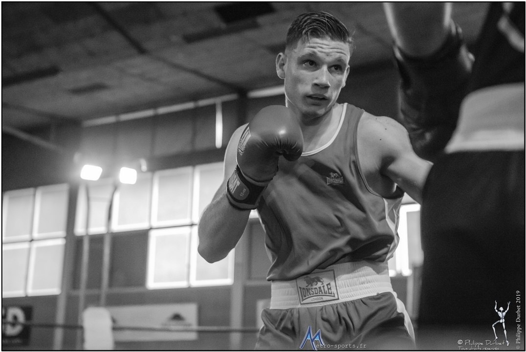 Gala du Ring Grenoblois : Stan Baulmont (BCVA) bat Nacho Sendon (Espagne) aux points