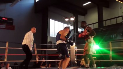 Sacré Miombé (Ring Grenoblois) bat Anthony Marco (Montpellier) aux points