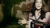 La cantante Julieta Venegas cumple 48 años
