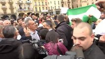 Independentistas increpan a Arrimadas en un acto en Vic (Barcelona)