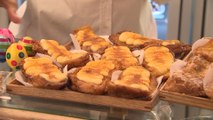 Novedad y tradición son los ingredientes de las torrijas este año