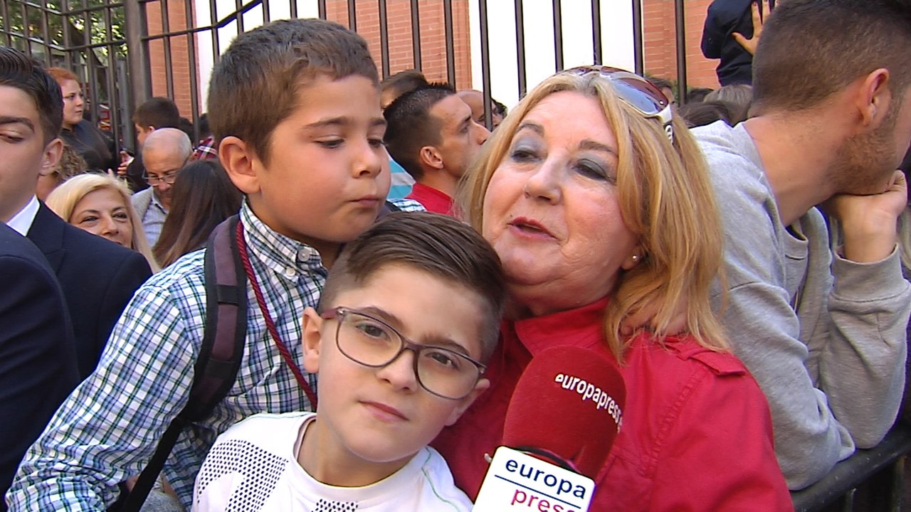 El barrio de El Cerro en Sevilla, sin palabras ante el Nazareno