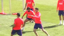 Diego Costa vuelve a entrenar junto a sus compañeros