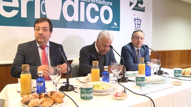 Felipe González participa en un desayuno informativo