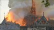Francia y el mundo enmudecen cuando la aguja de Notre Dame se viene abajo