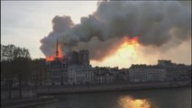 Espectacular incendio en la catedral de Notre Dame