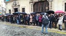 Autoridades guardan minuto de silencio en recuerdo de la mujer asesinada en Palma