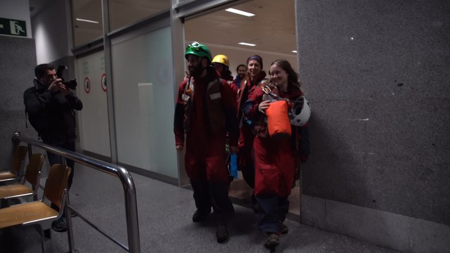 Liberados activistas de Greenpeace tras 33 horas retenidos