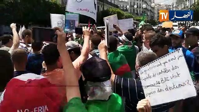 العاصمة: الطلبة يواصلون مسيرات الثلاثاء دعما للحراك الشعبي