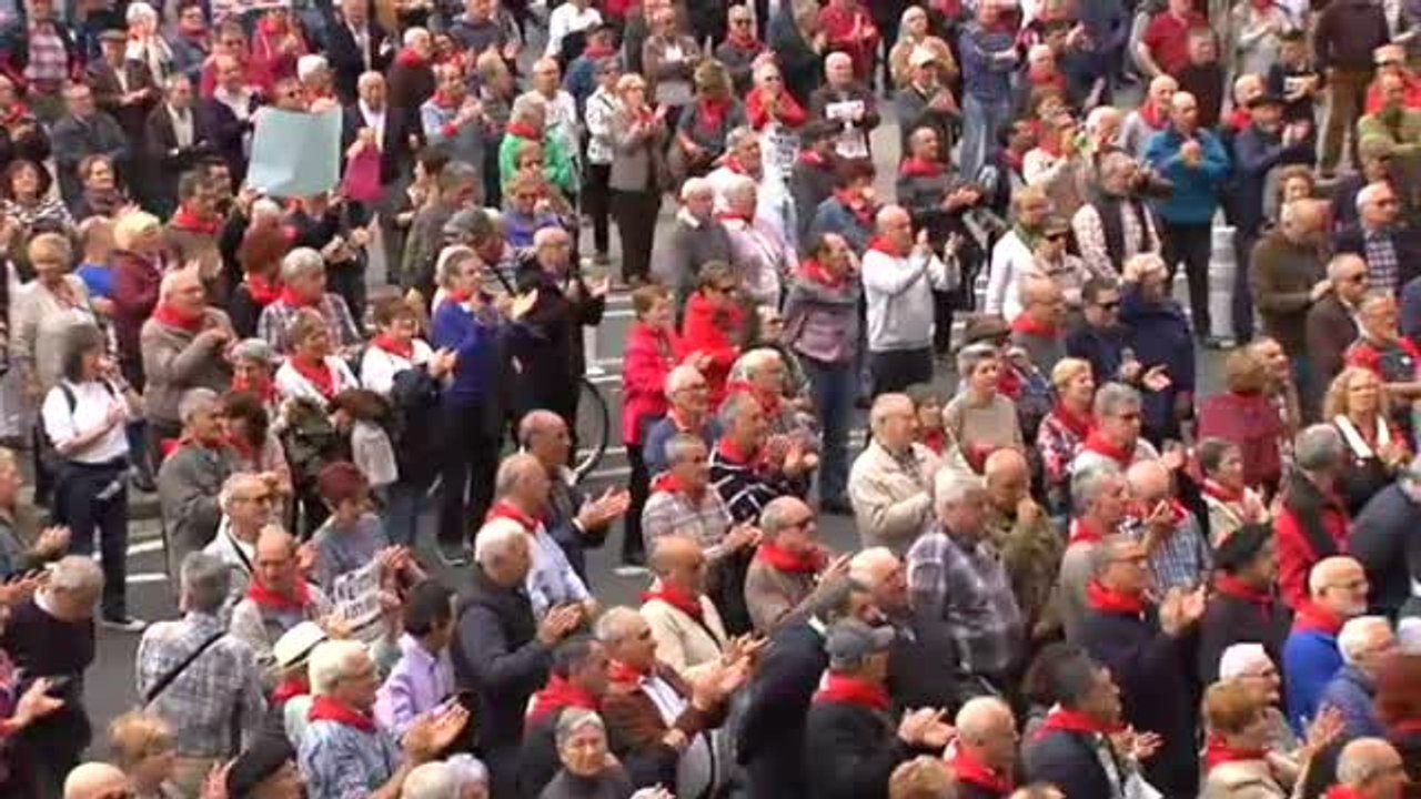 Los pensionistas de Bilbao toman de nuevo las calles por unas pensiones dignas