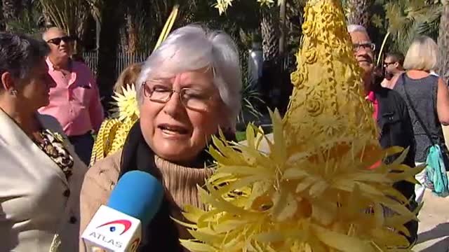 La ciudad de Elche luce sus Palmas del Domingo de Ramos