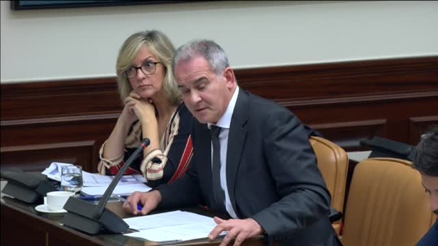 Rifirrafe entre Lasarte y De la Torre en la Comisión de Presupuestos