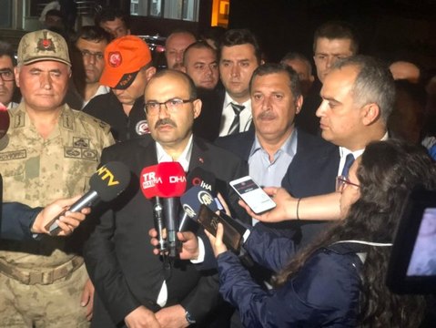 Vali İsmail Ustaoğlu, Araklı'daki selle ilgili yanlış bilgilendirmeyi 2 ölü, 8 kayıp olarak...
