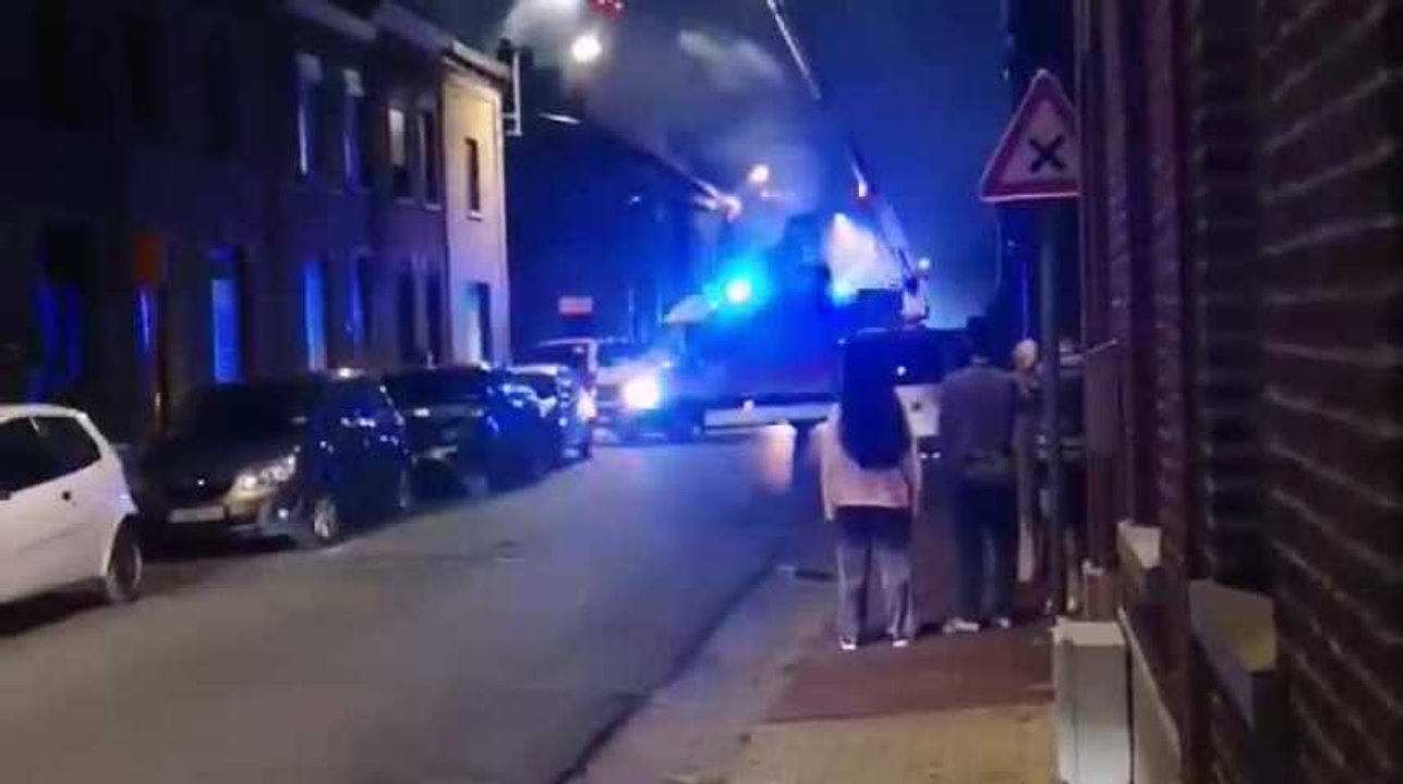 Dour: gros incendie en cours à la rue Camille Moury