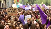 Los estudiantes en huelga contra el machismo en las aulas