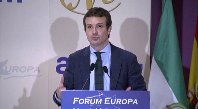 Casado reta a PSOE a retratarse con la ley de símbolos