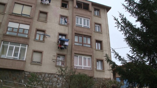 Detenido por apuñalar supuestamente a su pareja y al hijo de ésta