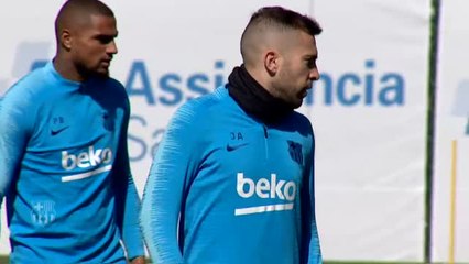 El FC Barcelona entrena con vistas a su visita a Old Trafford