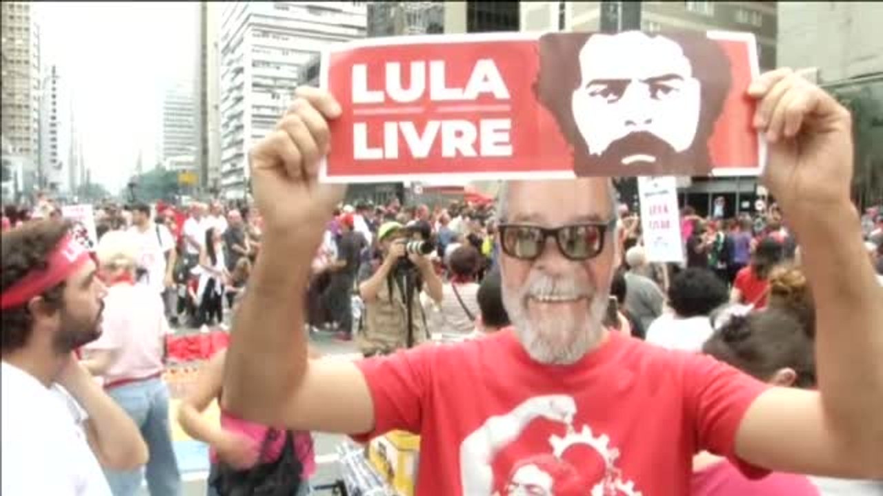 Miles de seguidores de Lula da Silva exigen su libertad cuando se cumple un año del encarcelamiento