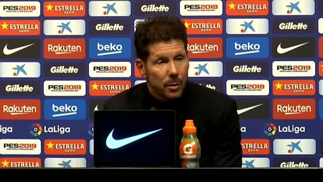 Simeone: Muchos futbolistas dicen un montón de cosas y no los expulsan