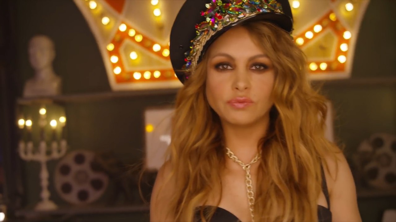 Paulina Rubio estrena su nueva canción marcada por la polémica