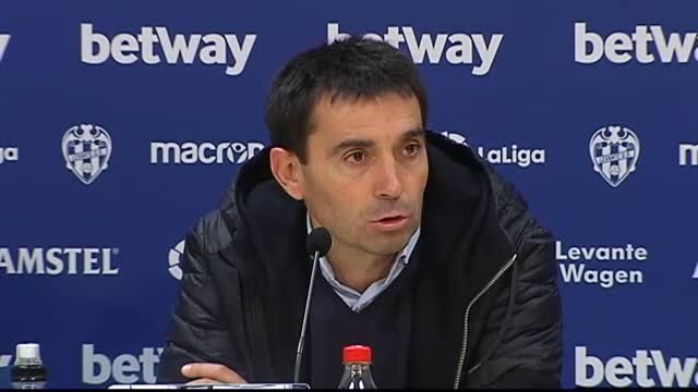 Garitano: A ver si algún día nos confundimos y ganamos en casa