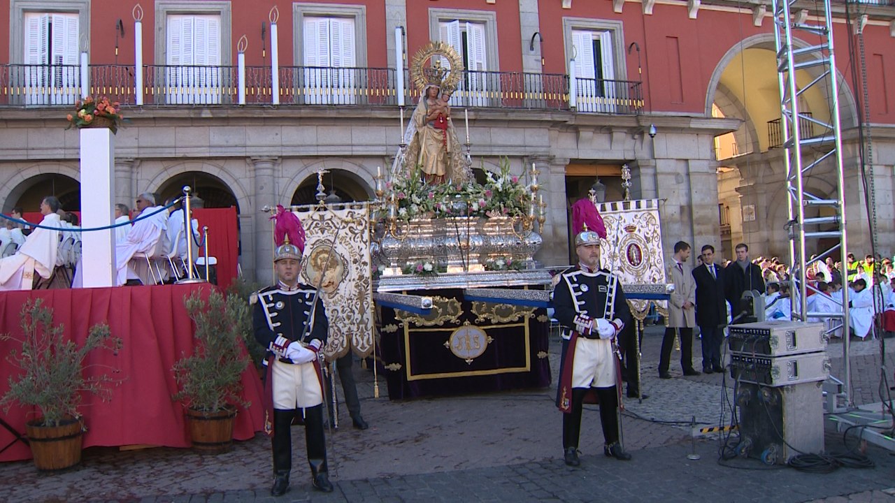 La exhumación de Franco acapara el día de la Almudena