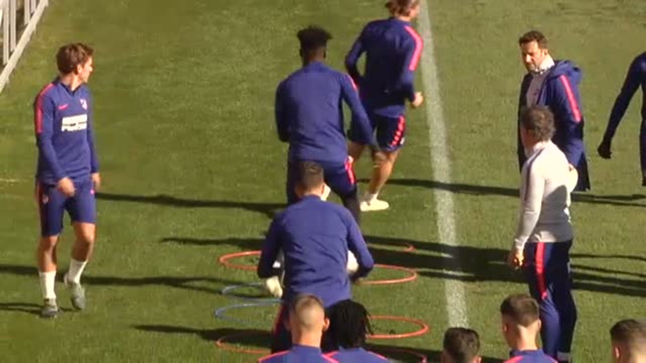 Entrenamiento del Atlético: Godín se reincorpora al trabajo y Costa participa en la segunda parte