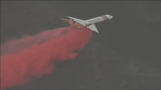 Las llamas arrasan de nuevo el norte de Los Ángeles (EEUU) donde ya han ardido más de 3.200 hectáreas