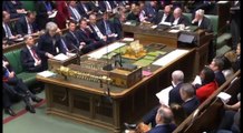 Parlamento británico aprueba legislación para evitar Brexit duro