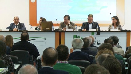 Vara en la presentación de la Ley de Cooperativas