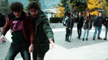 RESTIAMO AMICI Film Clip _La rissa_
