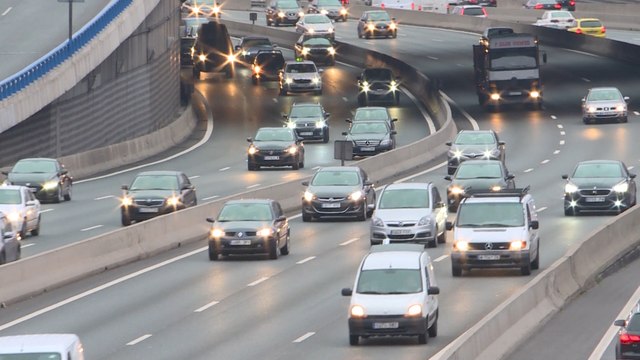 Falta de confianza , causa de la caída de venta de coches