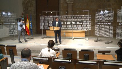 Fernández Vara en rueda de prensa
