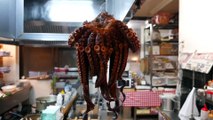 Japanese Street Food - GIANT OCTOPUS Seafood Okinawa Japan