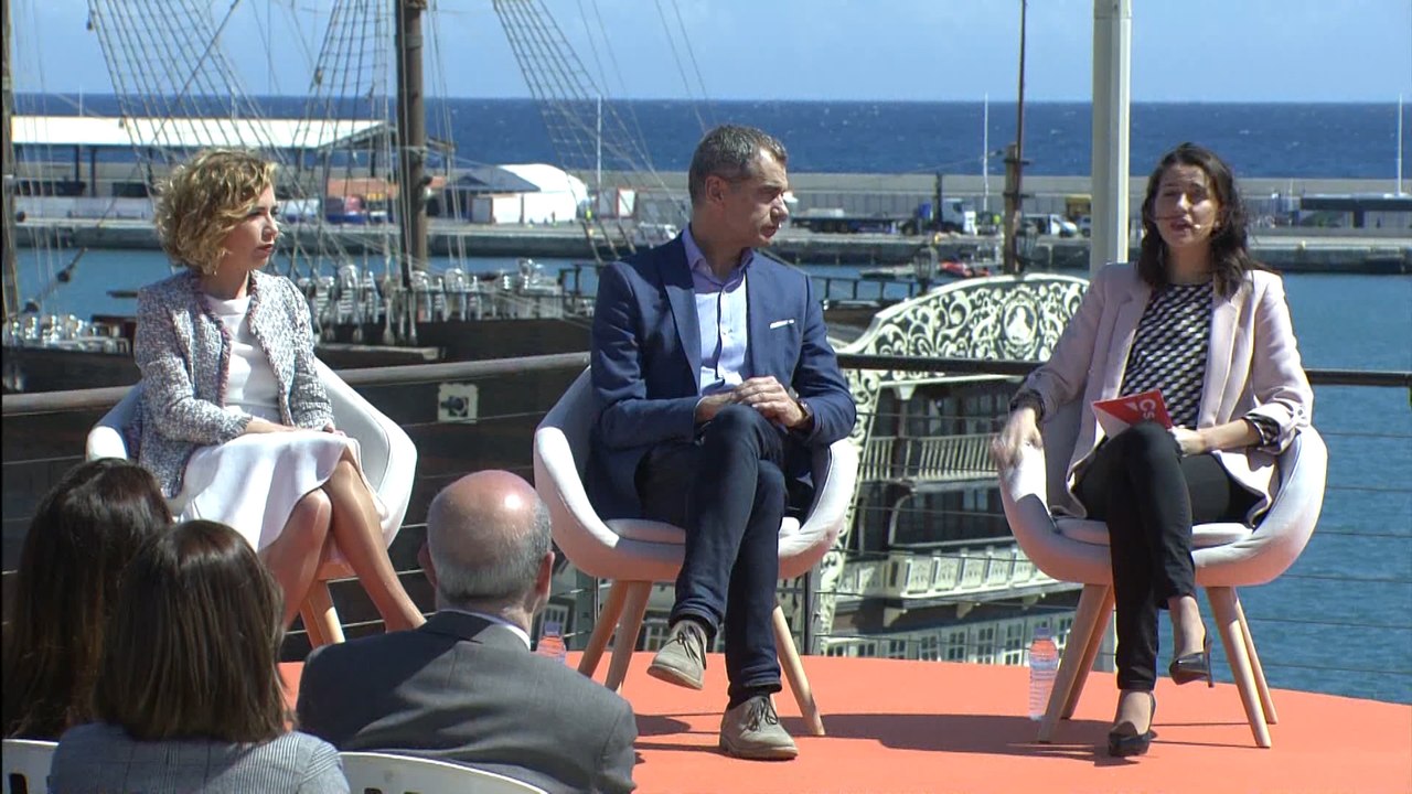 Arrimadas a Casado: "España no está para cachondeítos"