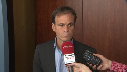 Barcelona denuncia el ataque al atril frente a la Policía