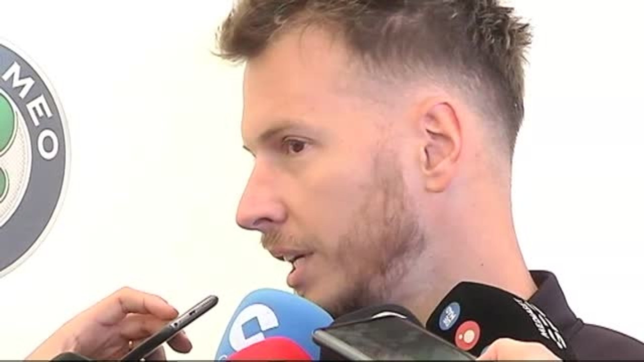 Neto apuesta por "lograr los objetivos en las tres competiciones"