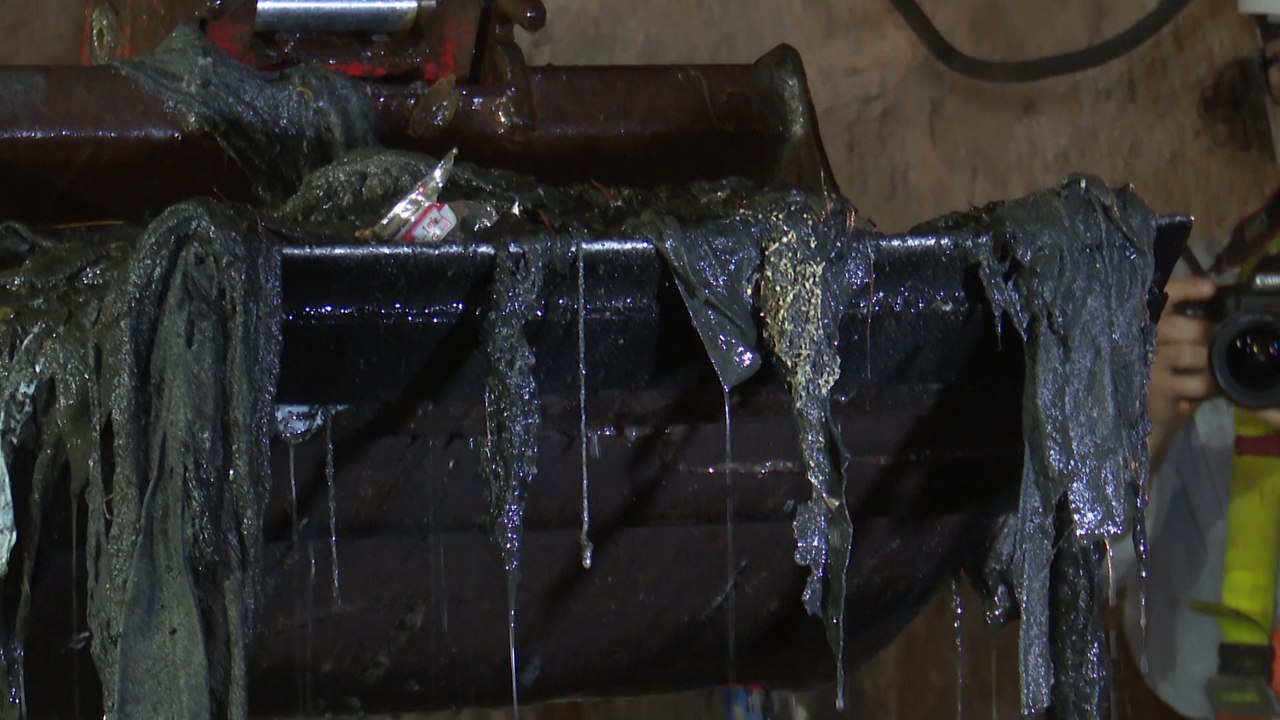 Valencia extrae 5.000t de toallitas higiénicas del colector Norte