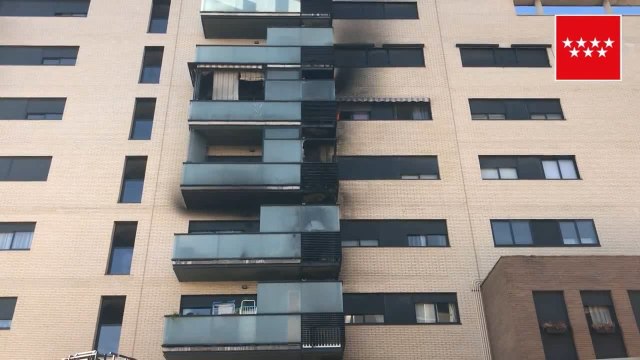 Dos heridos tras incendiarse aparato de aire acondicionado en Alcorcón