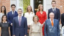 Nuevo posado de la Familia Real al completo por el cumpleaños de la reina Sofía