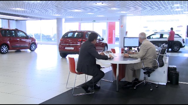 Las matriculaciones de coches caen un 6,6% en octubre