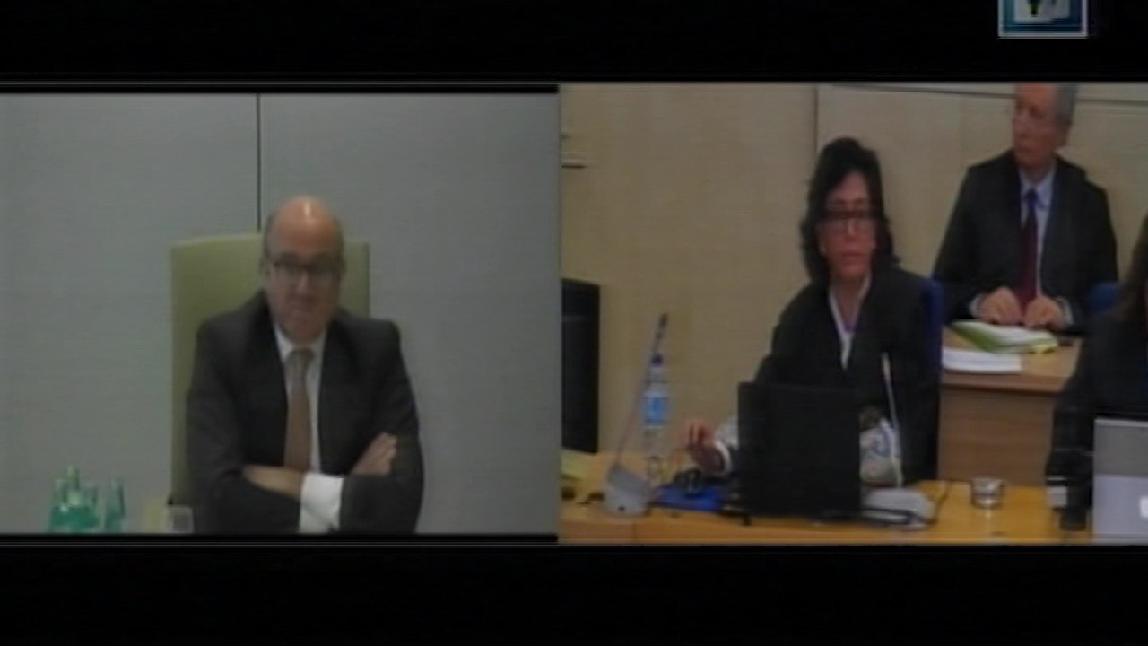 De Guindos niega que pidiese dimisión de Rato en una reunión con banqueros