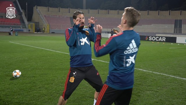 Ramos y Muniain se retan a lanzamientos de faltas