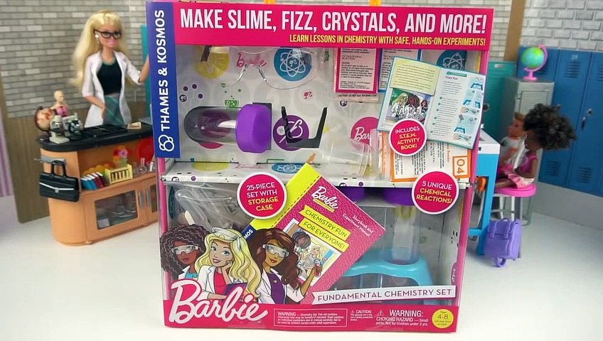 barbie haciendo slime