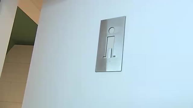 Los cambiadores para bebés serán obligatorios en los baños para hombres de Galicia