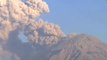 Una nueva erupción del Popocatépetl deja una impresionante columna de humo