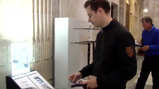 Habilitan terminales digitales en las iglesias para permitir los donativos con tarjeta