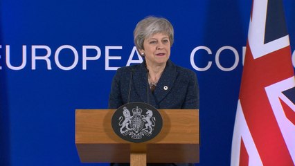May regresa a Reino Unido para convencer al Parlamento