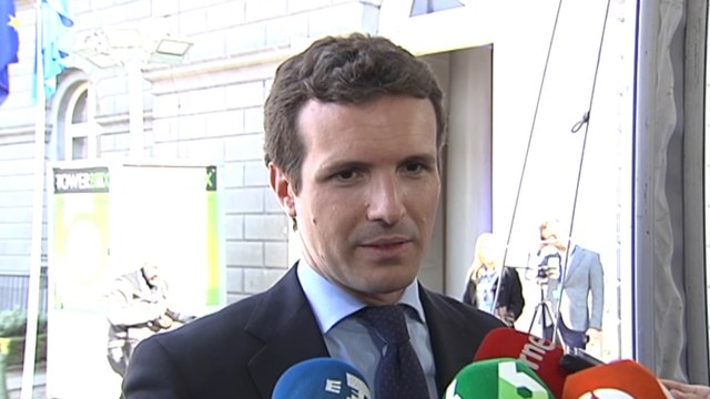 Casado acusa a Torra jugar a cubiletes de trileros